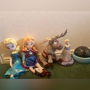 Frozen stuffies and night lights